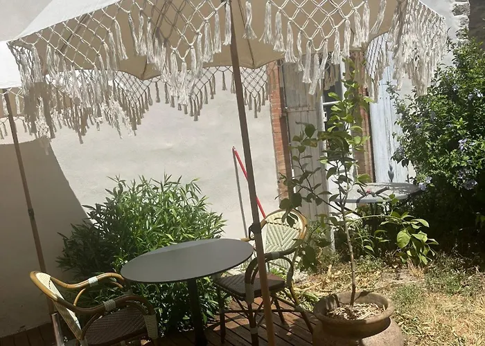 Alojamento de Acomodação e Pequeno-almoço Domaine Du Baron 3*